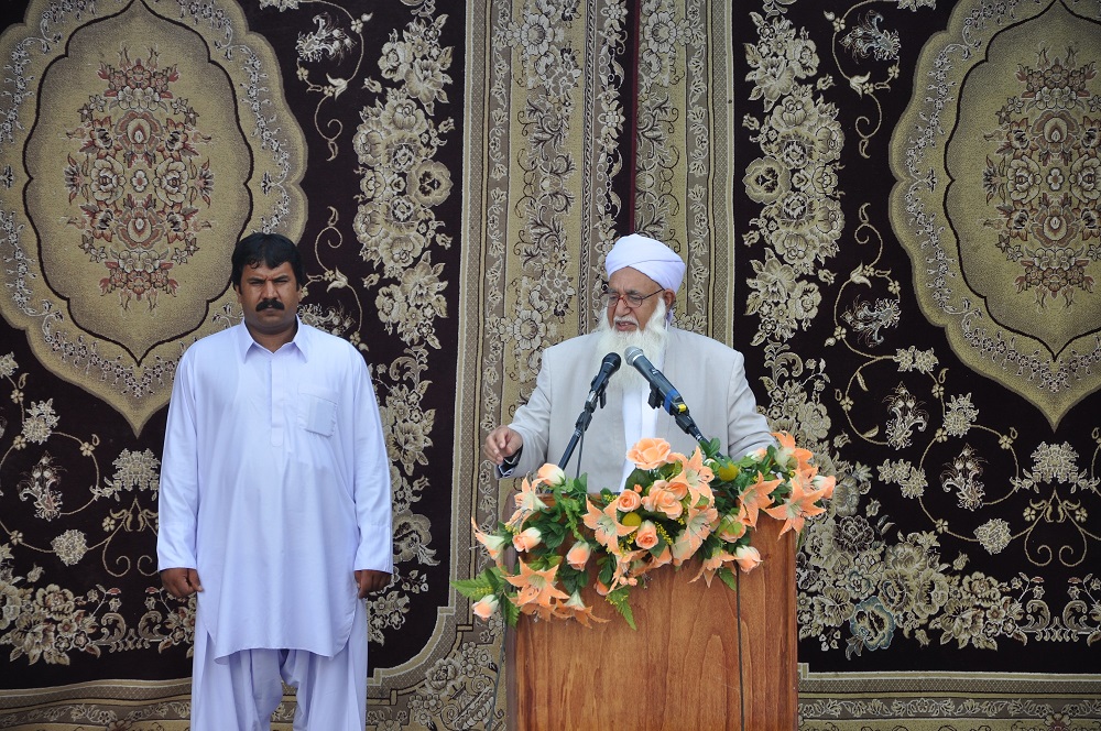 خداوند به پرداخت کنندگان زکات وعده مغفرت و فضل خود را داده است