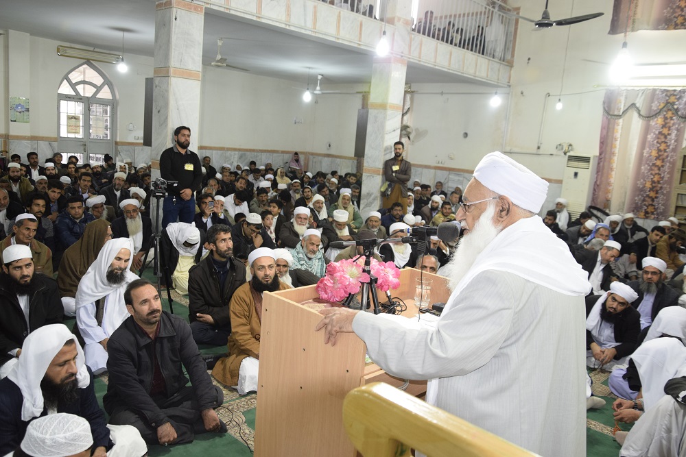 پیروی از اعمال و اخلاق اسلامی، کامیابی و مغفرت را در پی دارد