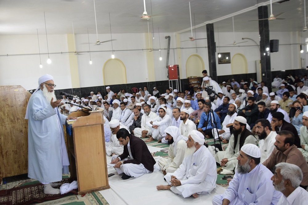 در تمامی میادین مطیع دستورات الهی و رسول الله باشیم
