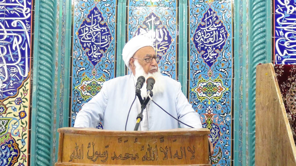 در راه دفاع از میهن با جان و مال ایستاده ایم